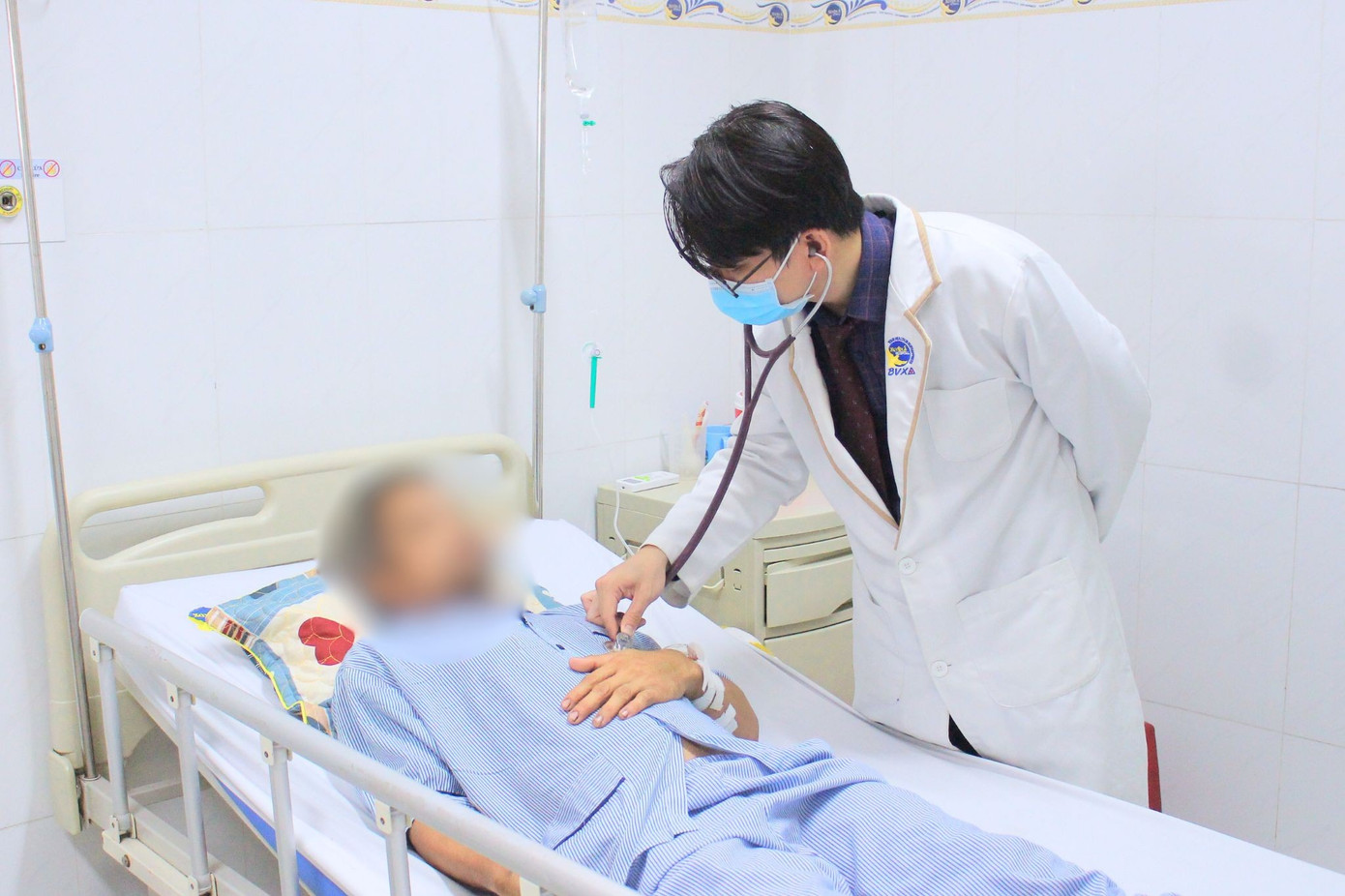 Sai lầm phổ biến sau khi bị rắn độc cắn khiến người đàn ông nguy kịch- Ảnh 1.