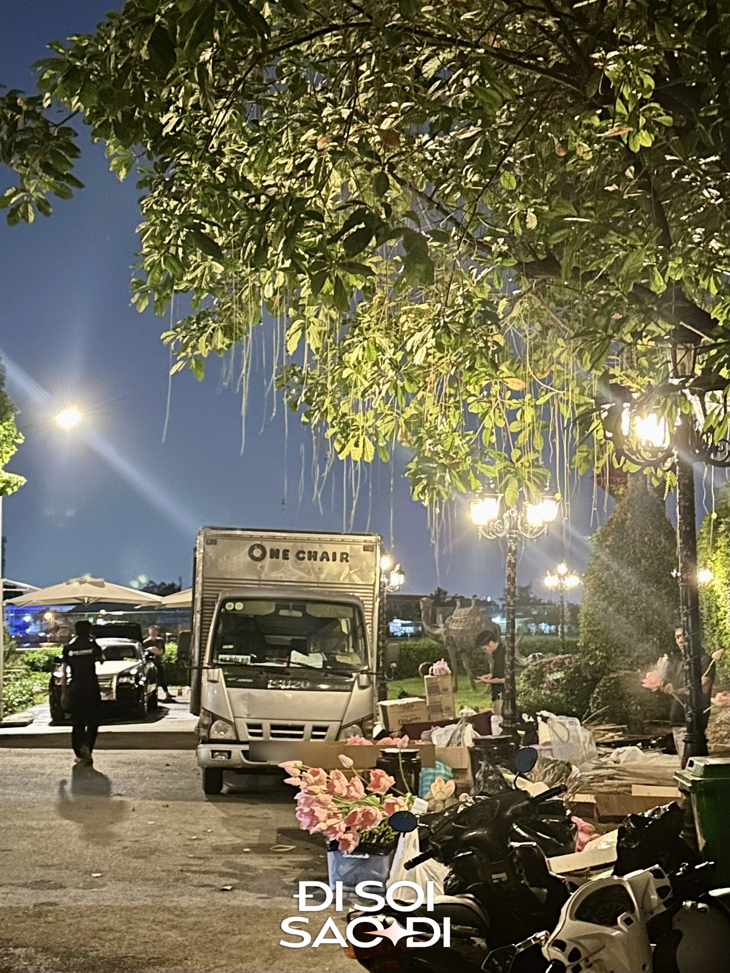 Trước giờ G lễ cưới Tiên Nguyễn: Biệt thự đã dựng cổng hoa, 1 thành viên gia đình tỷ phú lên tiếng- Ảnh 4.