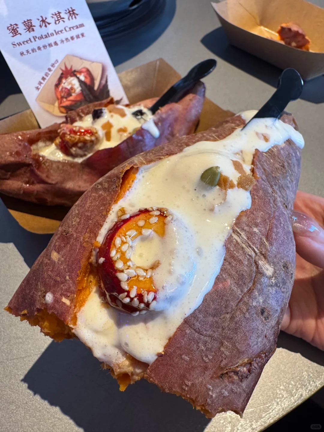 Cầm củ khoai nướng nóng hổi "mix" kem lạnh và trân châu: Trải nghiệm ẩm thực khiến hội chị em "xỉu up xỉu down"- Ảnh 11.