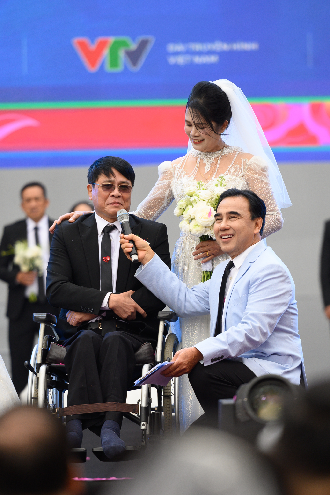 Hiếm có nhất Việt Nam: Con dâu và mẹ chồng mặc váy cưới cùng 1 ngày, hạnh phúc này "quá vuýp"- Ảnh 5.