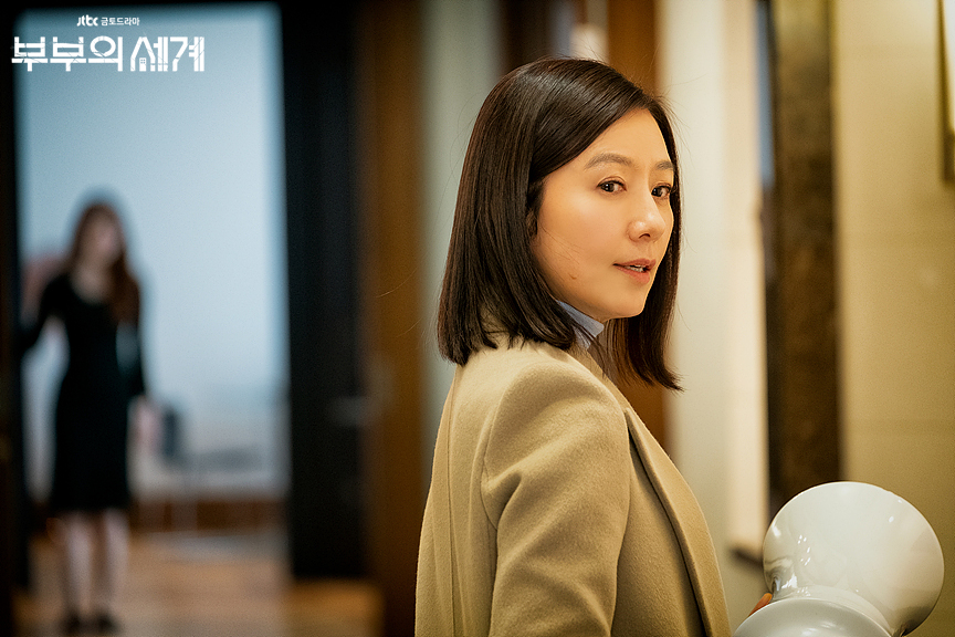 Mỹ nhân đổi đời nhờ 19 tuổi mà nhìn như U60: Càng đóng phim càng trẻ, body bén đứt tay- Ảnh 5. Mỹ nhân đổi đời nhờ 19 tuổi mà nhìn như U60: Càng đóng phim càng trẻ, body bén đứt tay- Ảnh 5.