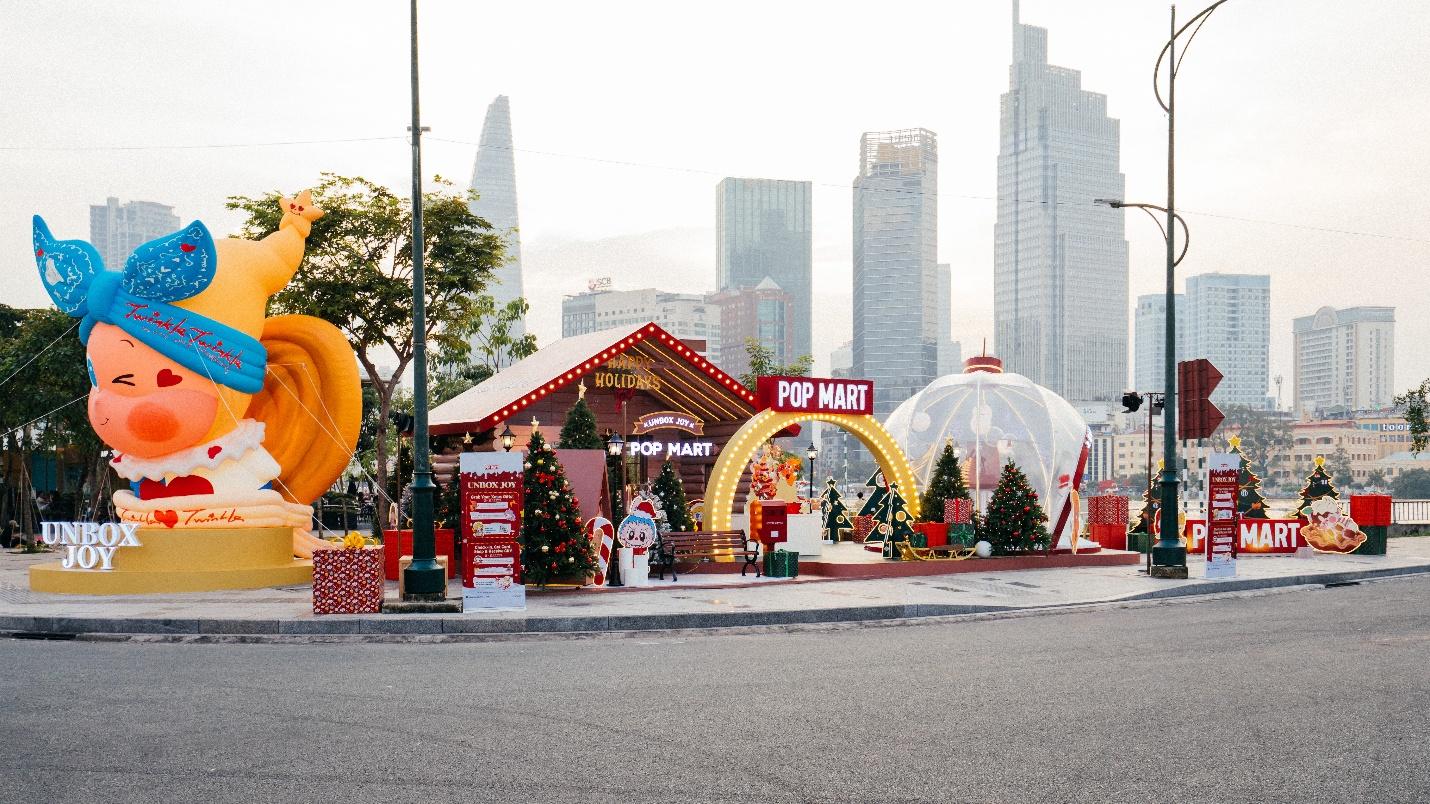 &ldquo;Unbox Joy&rdquo; &ndash; Kh&ocirc;ng gian Gi&aacute;ng Sinh nghệ thuật giữa l&ograve;ng TP. Hồ Ch&iacute; Minh- Ảnh 1.