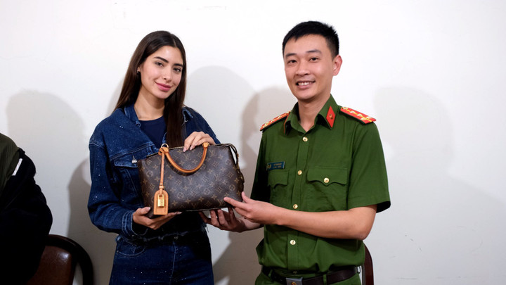 Bắt kẻ trộm túi xách của Hoa hậu Mexico tại Quảng trường Lâm Viên- Ảnh 2.