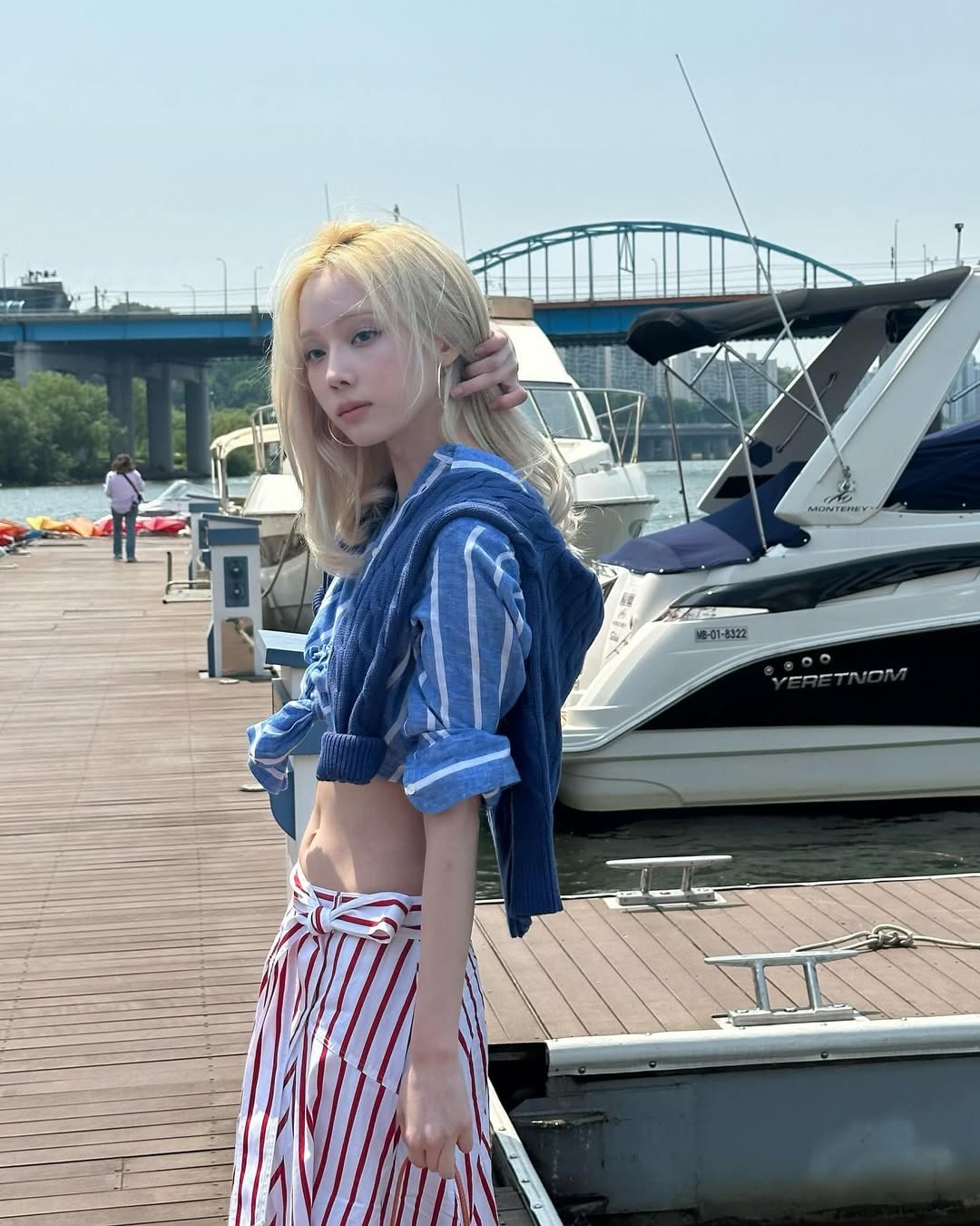 Bạn gái của đỉnh lưu toàn cầu: Visual như tuyệt tác AI, style cuốn đến nghẹt thở- Ảnh 22. Bạn gái của đỉnh lưu toàn cầu: Visual như tuyệt tác AI, style cuốn đến nghẹt thở- Ảnh 22.