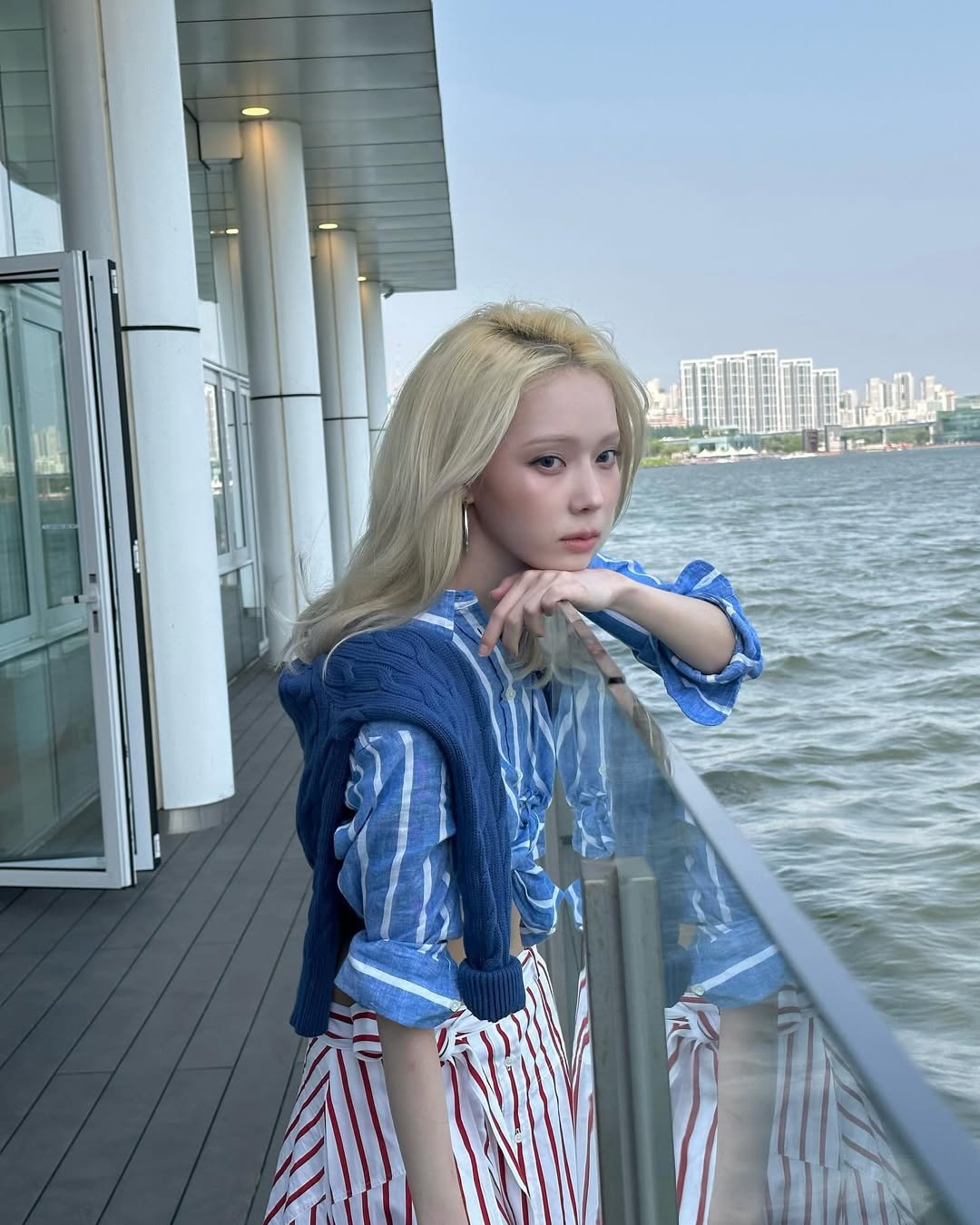 Bạn gái của đỉnh lưu toàn cầu: Visual như tuyệt tác AI, style cuốn đến nghẹt thở- Ảnh 23. Bạn gái của đỉnh lưu toàn cầu: Visual như tuyệt tác AI, style cuốn đến nghẹt thở- Ảnh 23.