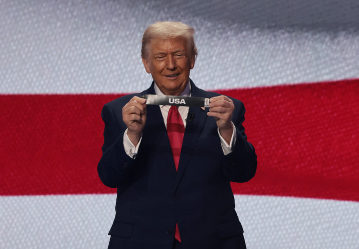 Tổng thống Mỹ Donald Trump nhận giải thưởng lạ chưa từng có của FIFA- Ảnh 4.