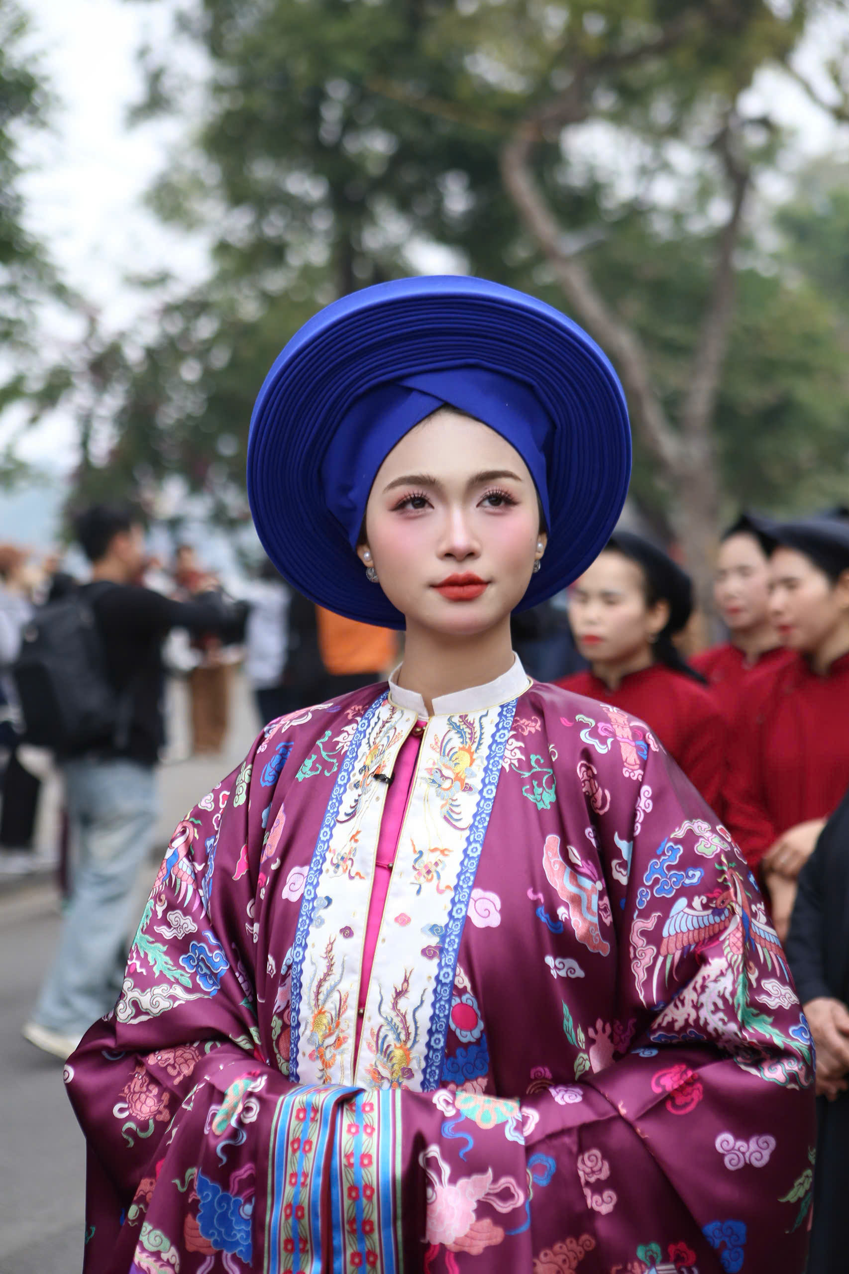 Cái bắt tay vì văn hóa việt từ sự kiện diễu hành cổ phục "Bách hoa hỷ sự"- Ảnh 5. Cái bắt tay vì văn hóa việt từ sự kiện diễu hành cổ phục "Bách hoa hỷ sự"- Ảnh 5.