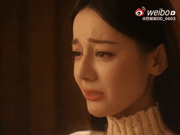 Nhìn cặp lông mày của Địch Lệ Nhiệt Ba mà thấy xấu hổ vô cùng- Ảnh 3. Nhìn cặp lông mày của Địch Lệ Nhiệt Ba mà thấy xấu hổ vô cùng- Ảnh 3.