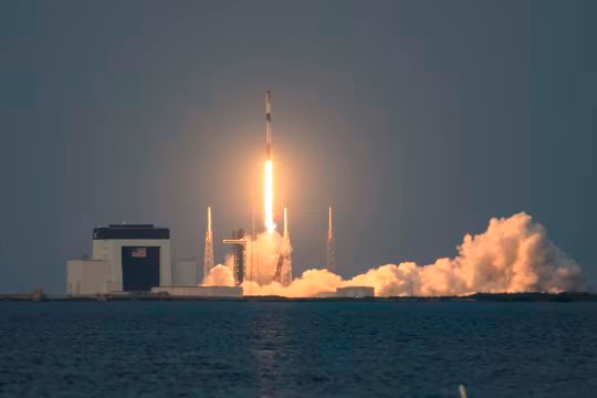 SpaceX của Elon Musk sẽ IPO vào năm 2026 với mức định giá 800 tỷ USD, vượt mặt OpenAI để thành công ty tư nhân lớn nhất Mỹ?- Ảnh 1.