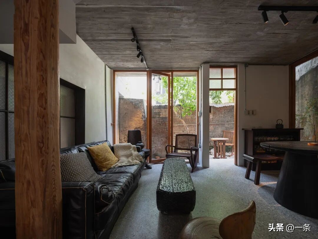 Thừa kế nhà 44m2 phố cổ, người phụ nữ cải tạo thành không gian sống cho gia đình 3 thế hệ: Nhỏ nhưng chứa điều “quý hơn vàng”- Ảnh 4.