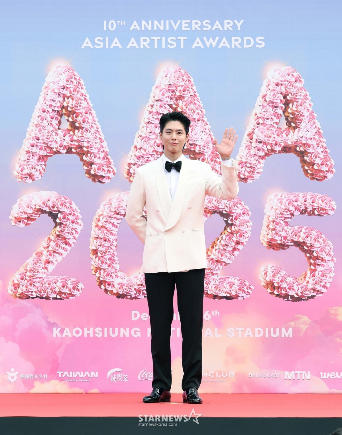 Park Bo Gum "số hưởng" nhất AAA 2025: Thắng tận 2 giải couple, sánh đôi 2 "vợ" màn ảnh xinh ngây ngất!- Ảnh 9. Park Bo Gum "số hưởng" nhất AAA 2025: Thắng tận 2 giải couple, sánh đôi 2 "vợ" màn ảnh xinh ngây ngất!- Ảnh 9.