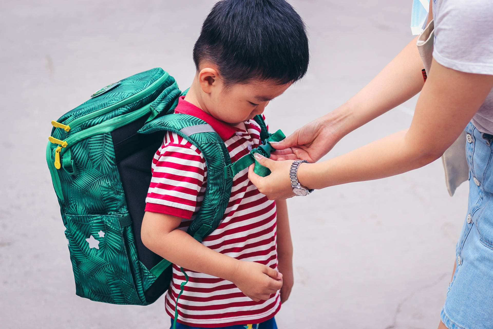 Gi&aacute;o vi&ecirc;n chủ nhiệm 20 năm n&oacute;i thẳng: Nh&igrave;n cặp một đứa trẻ, t&ocirc;i c&oacute; thể đo&aacute;n được tương lai của em n&agrave;y như thế n&agrave;o- Ảnh 1.