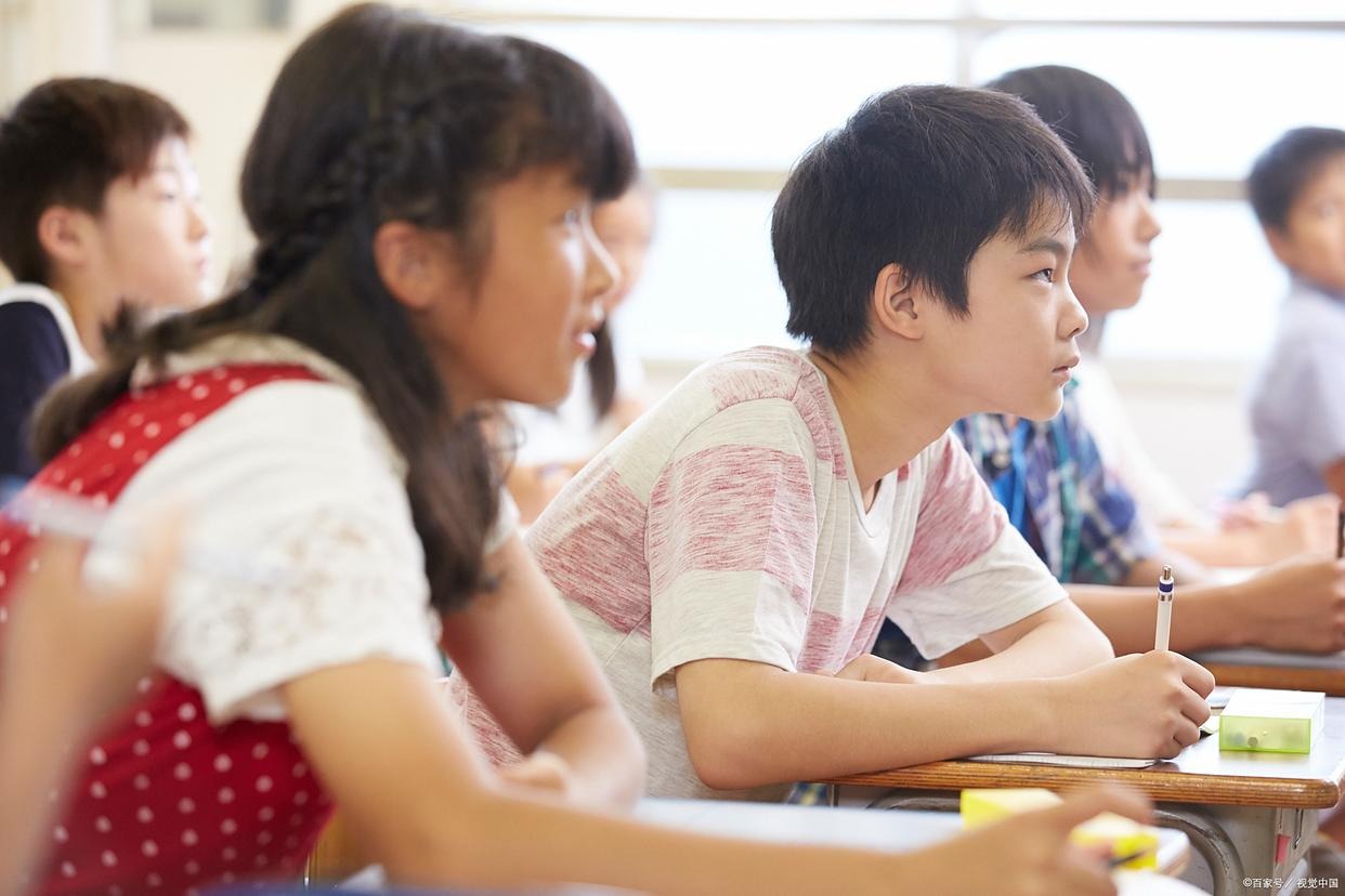 Gi&aacute;o vi&ecirc;n chủ nhiệm 20 năm n&oacute;i thẳng: Nh&igrave;n cặp một đứa trẻ, t&ocirc;i c&oacute; thể đo&aacute;n được tương lai của em n&agrave;y như thế n&agrave;o- Ảnh 2.