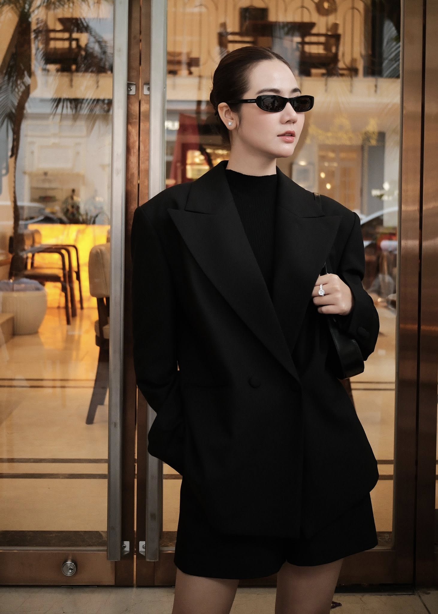 Style mùa đông của Huyền Lizzie gói gọn trong 4 chữ: Đơn giản mà sang!- Ảnh 4. Style mùa đông của Huyền Lizzie gói gọn trong 4 chữ: Đơn giản mà sang!- Ảnh 4.