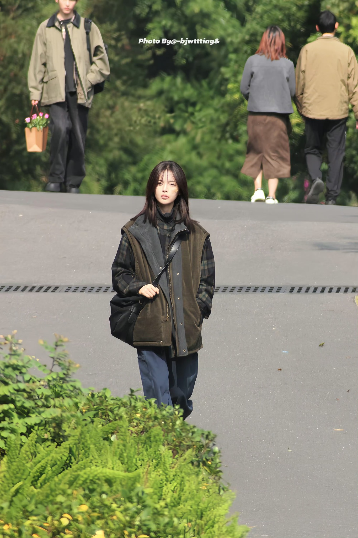 Ai cấm mỹ nhân này đóng vai nghèo giùm với: Khí chất quý tộc từ cốt cách, khoác bao tải lên người vẫn sang- Ảnh 2.