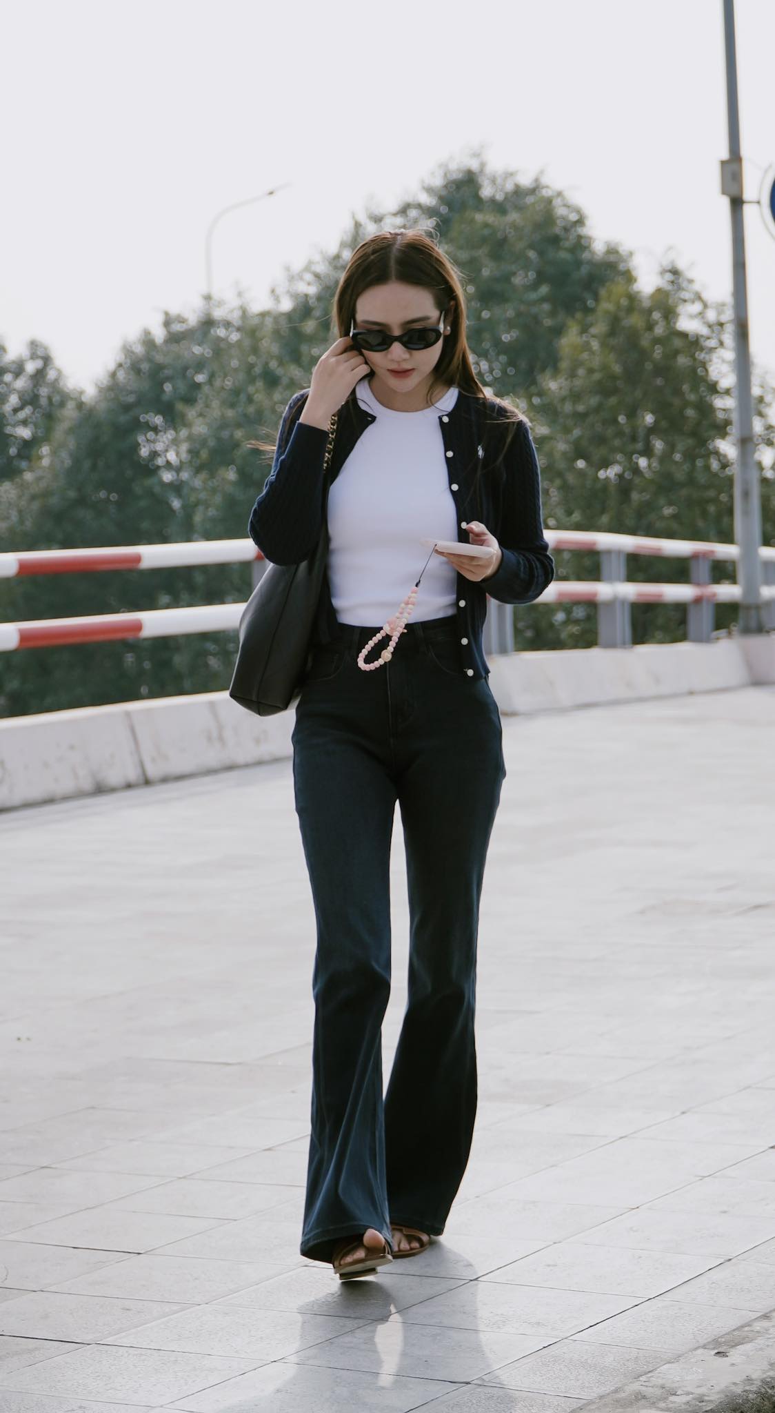 Style mùa đông của Huyền Lizzie gói gọn trong 4 chữ: Đơn giản mà sang!- Ảnh 1. Style mùa đông của Huyền Lizzie gói gọn trong 4 chữ: Đơn giản mà sang!- Ảnh 1.