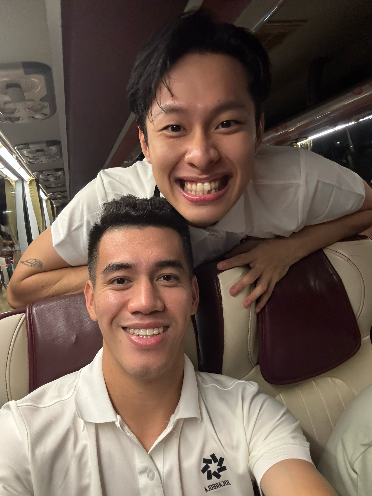 Nam rapper khoe ảnh với dàn cầu thủ nổi tiếng nhất Việt Nam Công Phượng, Văn Toàn, có cả một HLV cực hot- Ảnh 5.