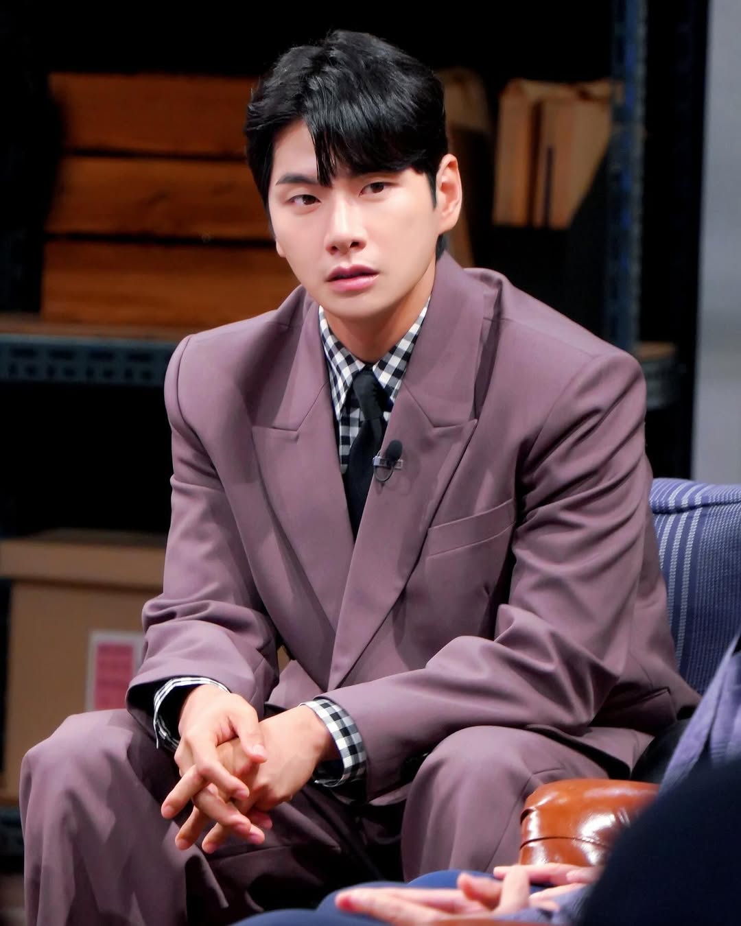 MC quốc dân ăn ở ra sao mà bị thiếu gia showbiz dằn mặt ngay trên sân khấu AAA thế này?- Ảnh 6. MC quốc dân ăn ở ra sao mà bị thiếu gia showbiz dằn mặt ngay trên sân khấu AAA thế này?- Ảnh 6.