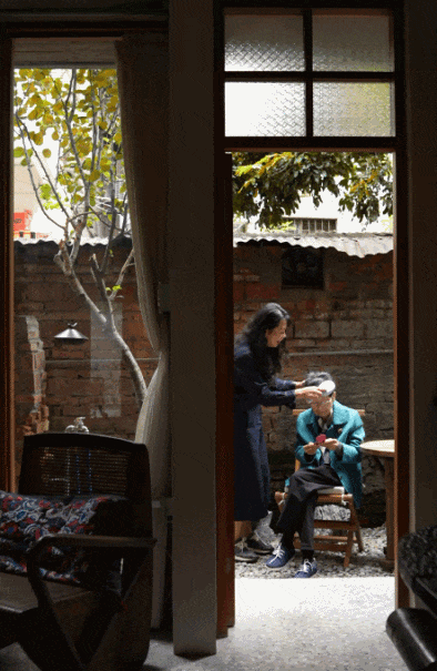 Thừa kế nhà 44m2 phố cổ, người phụ nữ cải tạo thành không gian sống cho gia đình 3 thế hệ: Nhỏ nhưng chứa điều “quý hơn vàng”- Ảnh 11.