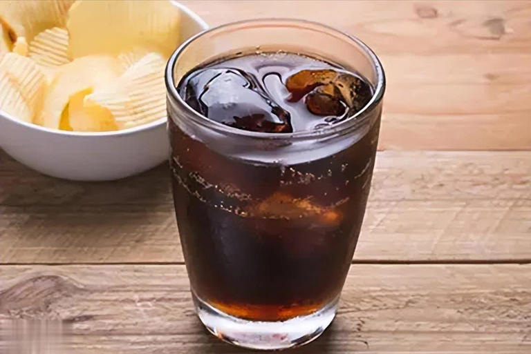 Ngày càng nhiều người tử vong vì bệnh tiểu đường, bác sĩ cảnh báo: Thà khát khô còn hơn uống 5 loại nước này- Ảnh 2.