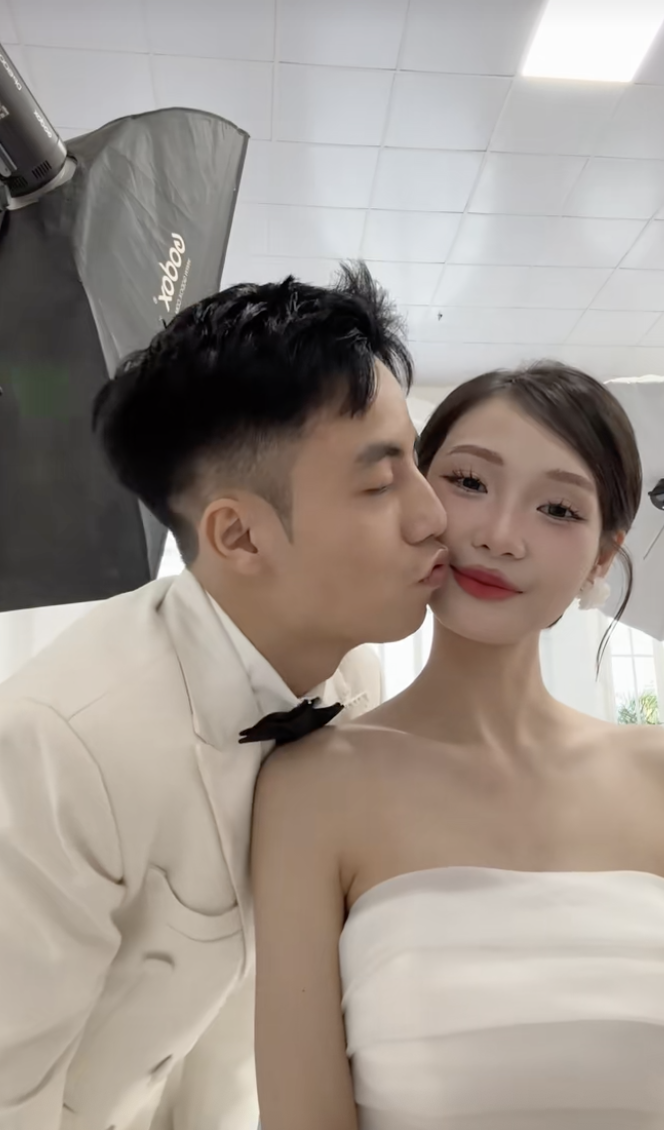 Quang Lâm Meme - “em họ Sơn Tùng M-TP” lấy vợ- Ảnh 7. Quang Lâm Meme - “em họ Sơn Tùng M-TP” lấy vợ- Ảnh 7.