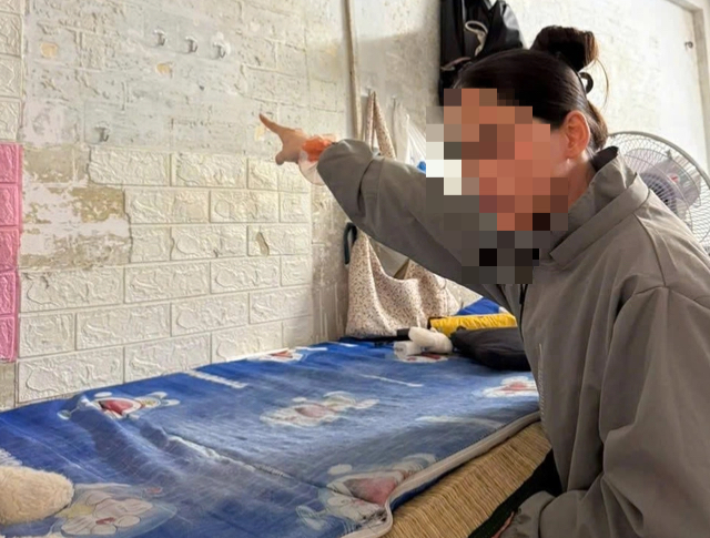 Bắt giữ người phụ nữ đột nhập Trường Dự bị Đại học TPHCM- Ảnh 2. Bắt giữ người phụ nữ đột nhập Trường Dự bị Đại học TPHCM- Ảnh 2.