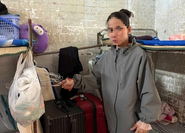 Bắt giữ người phụ nữ đột nhập Trường Dự bị Đại học TPHCM- Ảnh 1. Bắt giữ người phụ nữ đột nhập Trường Dự bị Đại học TPHCM- Ảnh 1.