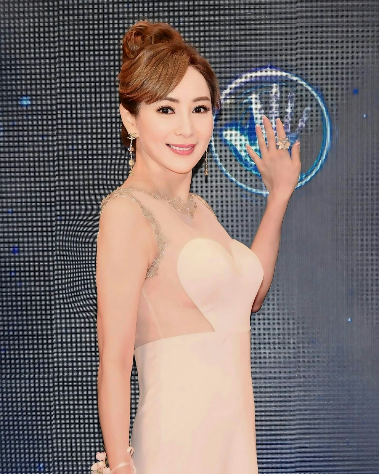 Nàng Hậu cao quý bậc nhất vẫn bị chồng bêu xấu, ruồng bỏ, 1 mình vất vả nuôi 3 con: Nhìn các con hiện tại mà nể- Ảnh 1.