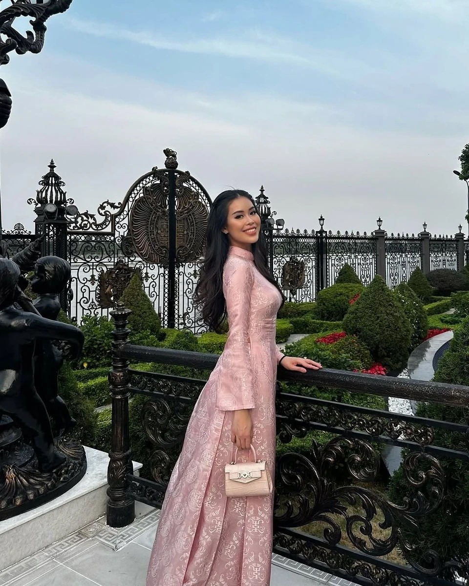 Cận cảnh biệt thự nh&agrave; tỷ ph&uacute; Johnathan Hạnh Nguyễn - nơi đang diễn ra đ&aacute;m cưới thế kỷ của &ldquo;con g&aacute;i y&ecirc;u&rdquo;- Ảnh 10.