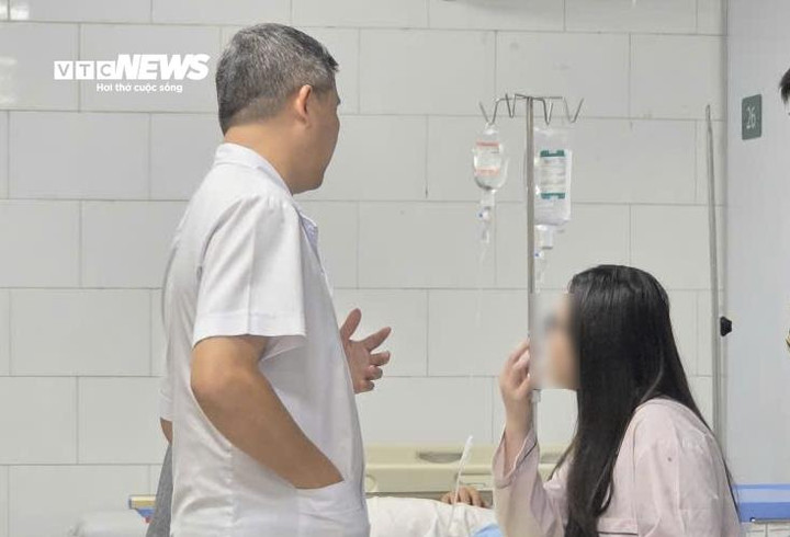 Không kiểm soát được cơ thể sau 3 năm lạm dụng bóng cười- Ảnh 1.