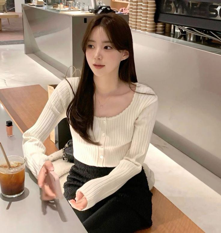 Vợ chồng H&agrave; Nội c&oacute; 2 căn nh&agrave;, 5 nguồn thu nhập vẫn kh&ocirc;ng đủ ti&ecirc;u: Bức ảnh tiết lộ l&yacute; do- Ảnh 3.