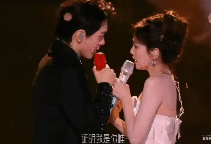 Hiếm ai được như mỹ nhân đẹp nhất Trung Quốc: Diễn tốt hát hay, 14 giây tình tứ công khai khiến dàn sao hạng A không rời mắt- Ảnh 3.