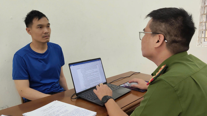 Bắt gã đàn ông mượn xe bạn gái đi cướp giật ở tiệm vàng- Ảnh 1.