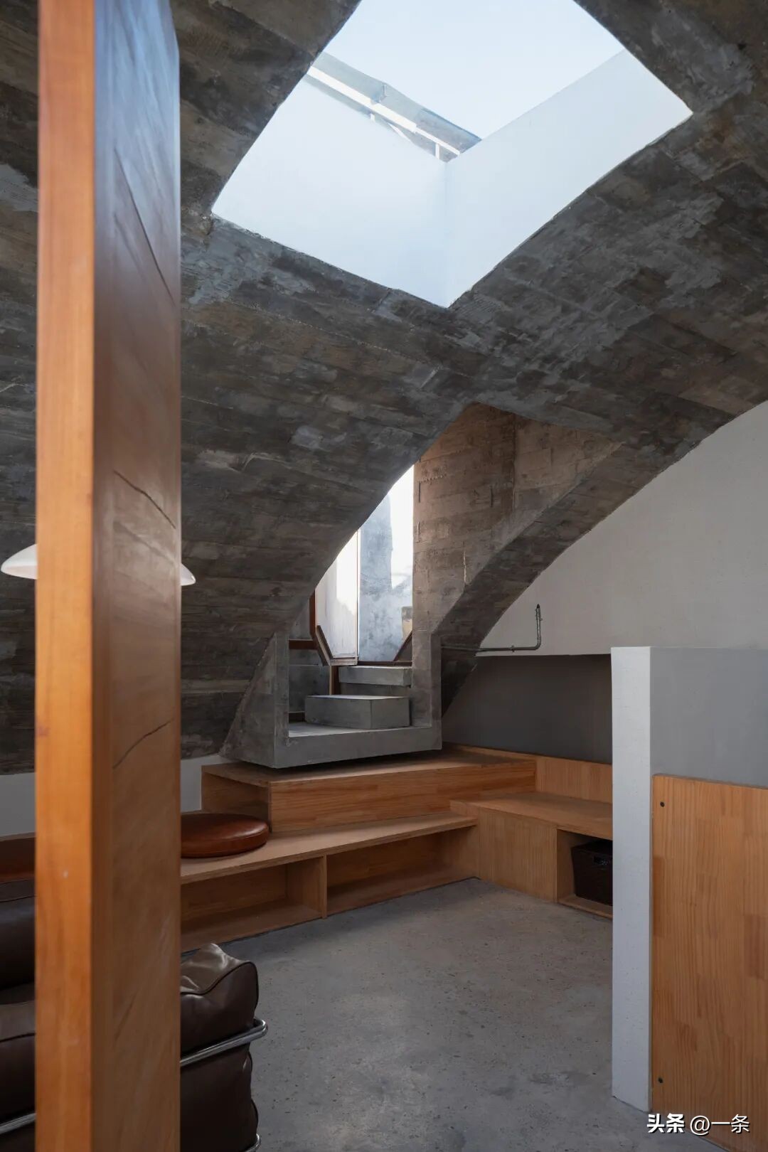 Thừa kế nhà 44m2 phố cổ, người phụ nữ cải tạo thành không gian sống cho gia đình 3 thế hệ: Nhỏ nhưng chứa điều “quý hơn vàng”- Ảnh 6.