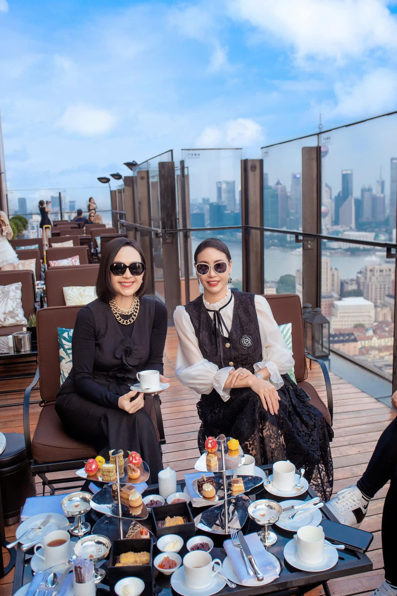 Vóc dáng tuổi 63 của mỹ nhân Việt duy nhất được tung hô “hoa hậu không ngai”, chồng yêu chiều hết mực- Ảnh 13. Vóc dáng tuổi 63 của mỹ nhân Việt duy nhất được tung hô “hoa hậu không ngai”, chồng yêu chiều hết mực- Ảnh 13.