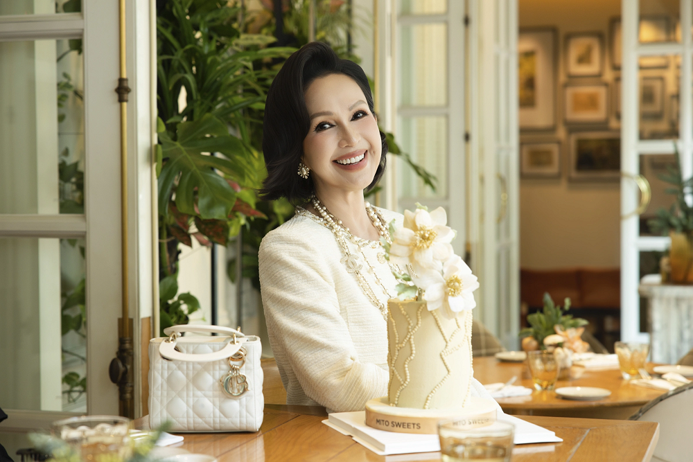 Vóc dáng tuổi 63 của mỹ nhân Việt duy nhất được tung hô “hoa hậu không ngai”, chồng yêu chiều hết mực- Ảnh 10. Vóc dáng tuổi 63 của mỹ nhân Việt duy nhất được tung hô “hoa hậu không ngai”, chồng yêu chiều hết mực- Ảnh 10.