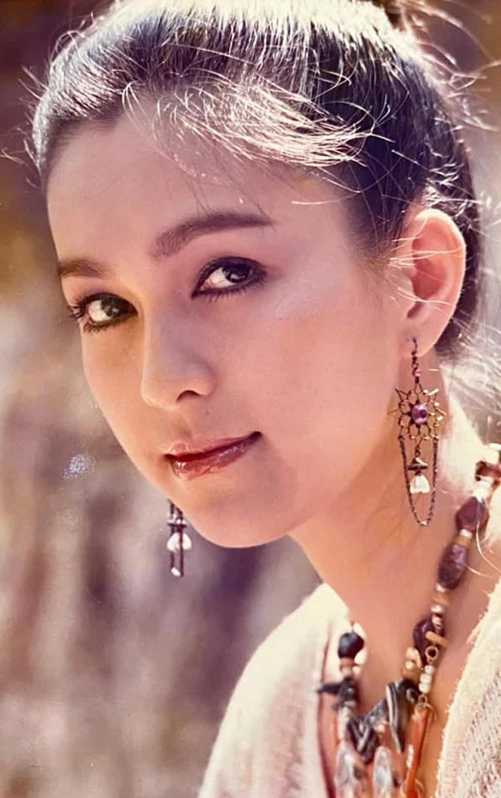 Vóc dáng tuổi 63 của mỹ nhân Việt duy nhất được tung hô “hoa hậu không ngai”, chồng yêu chiều hết mực- Ảnh 1. Vóc dáng tuổi 63 của mỹ nhân Việt duy nhất được tung hô “hoa hậu không ngai”, chồng yêu chiều hết mực- Ảnh 1.