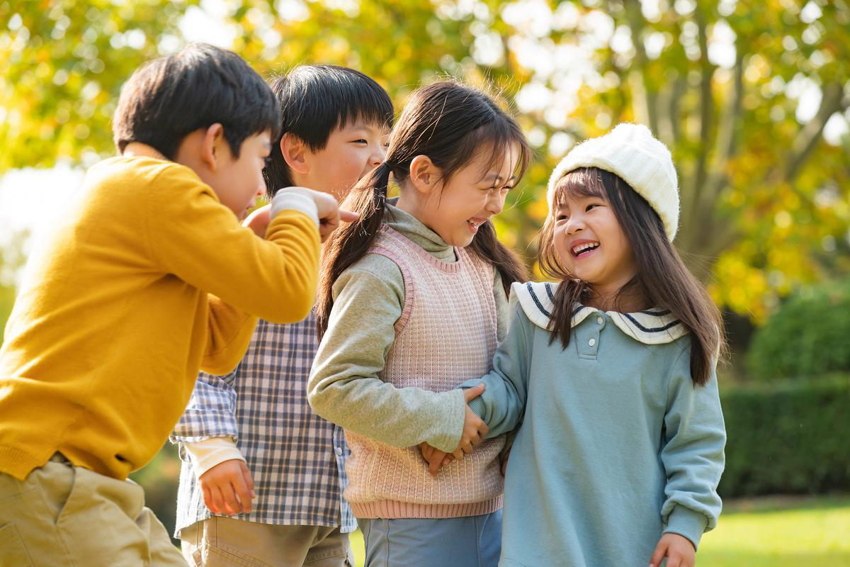 Nhà có nhiều anh chị em, ai là người "khổ nhất"? Câu trả lời quá chuẩn, 90% gia đình đều giống nhau- Ảnh 1. Nhà có nhiều anh chị em, ai là người "khổ nhất"? Câu trả lời quá chuẩn, 90% gia đình đều giống nhau- Ảnh 1.