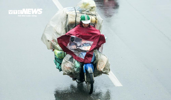 Dự báo thời tiết 7/12: Miền Bắc mưa rét, miền Trung cục bộ mưa to và dông- Ảnh 1.