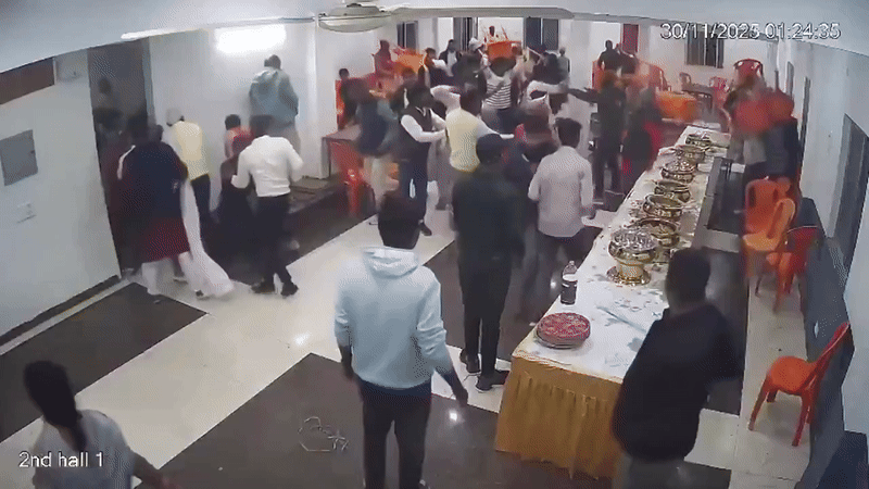 Đám cưới đang tiến hành thì xảy ra ẩu đả dữ dội, gia đình cô dâu tuyên bố: "Không cưới xin gì nữa"- Ảnh 1. Đám cưới đang tiến hành thì xảy ra ẩu đả dữ dội, gia đình cô dâu tuyên bố: