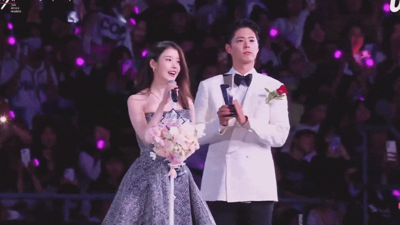 Park Bo Gum "số hưởng" nhất AAA 2025: Thắng tận 2 giải couple, sánh đôi 2 "vợ" màn ảnh xinh ngây ngất!- Ảnh 2. Park Bo Gum "số hưởng" nhất AAA 2025: Thắng tận 2 giải couple, sánh đôi 2 "vợ" màn ảnh xinh ngây ngất!- Ảnh 2.