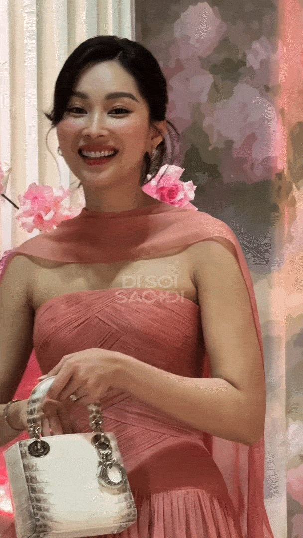 Vẻ đẹp thuần khiết của Đặng Thu Thảo