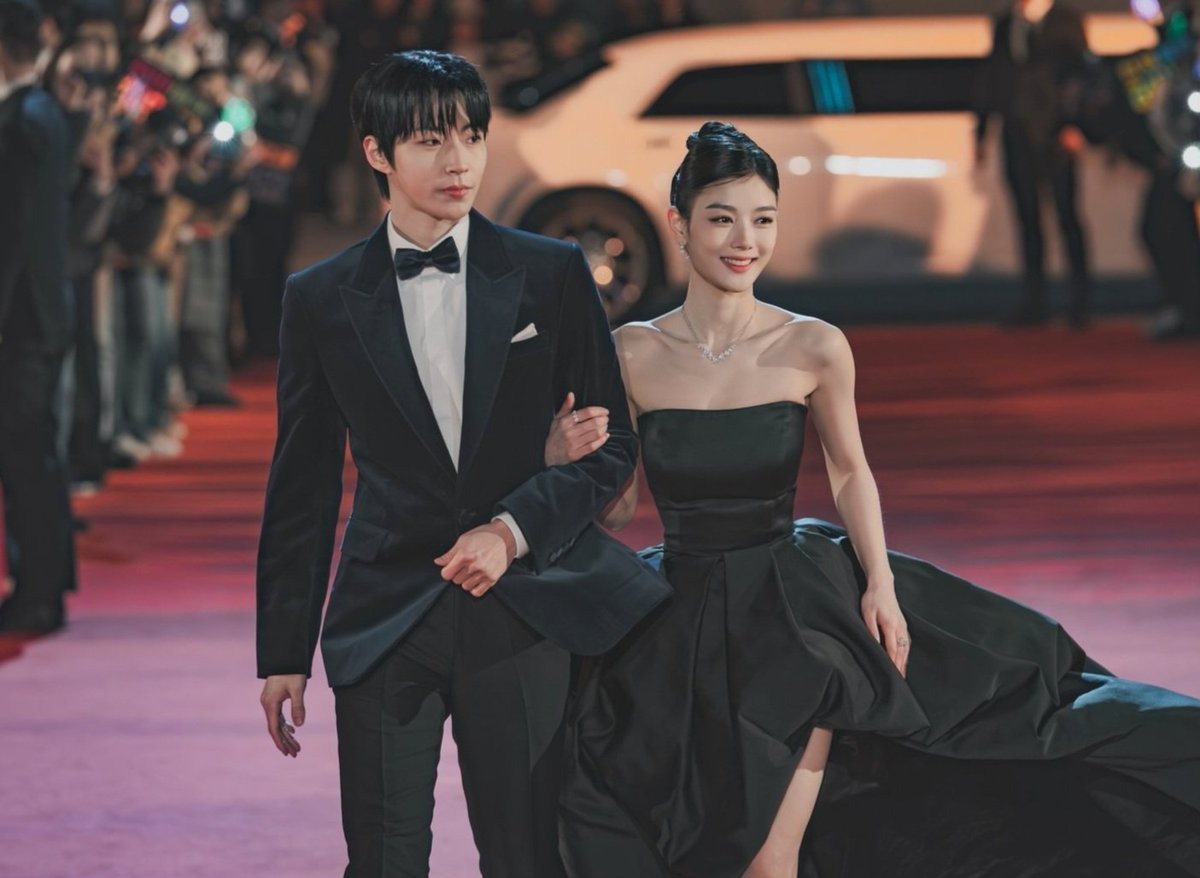 "Em gái quốc dân" Kim Yoo Jung nũng nịu yêu phát hờn, tạo nên "6 giây thần thánh" náo loạn cả AAA- Ảnh 8. "Em gái quốc dân" Kim Yoo Jung nũng nịu yêu phát hờn, tạo nên "6 giây thần thánh" náo loạn cả AAA- Ảnh 8.