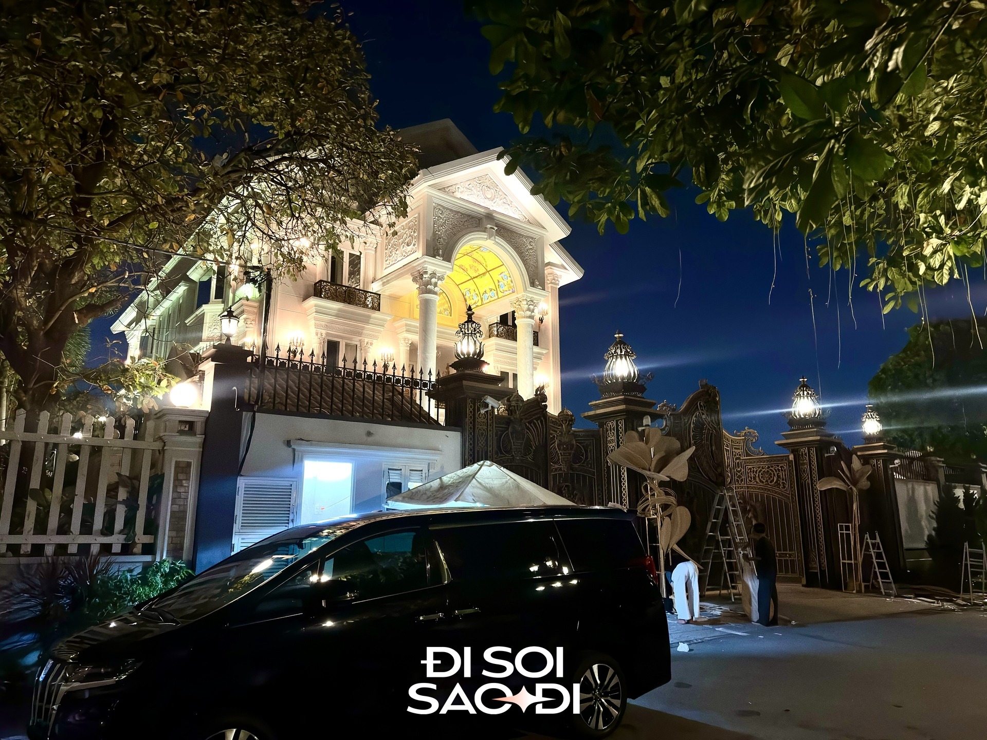 Cận cảnh biệt thự nh&agrave; tỷ ph&uacute; Johnathan Hạnh Nguyễn - nơi đang diễn ra đ&aacute;m cưới thế kỷ của &ldquo;con g&aacute;i y&ecirc;u&rdquo;- Ảnh 4.