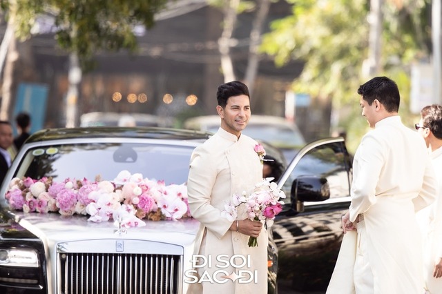 Dàn xe đón dâu hàng chục tỷ trong lễ cưới của Tiên Nguyễn và chồng gốc Dubai- Ảnh 2. Dàn xe đón dâu hàng chục tỷ trong lễ cưới của Tiên Nguyễn và chồng gốc Dubai- Ảnh 2.