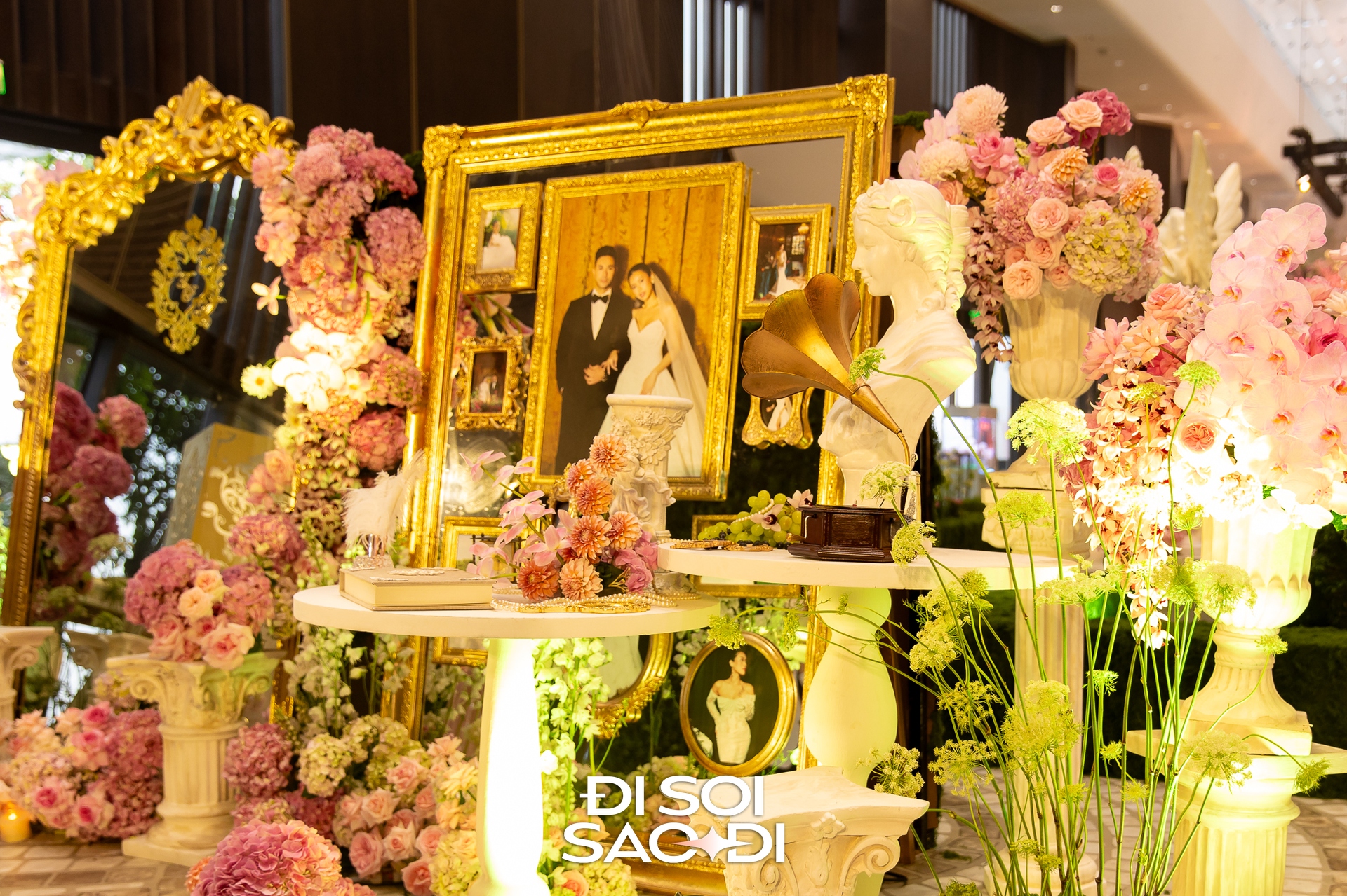 Trọn vẹn siêu lễ cưới của Tiên Nguyễn và chồng gốc Dubai: Dâu rể gấp đôi visual, gia đình tỷ phú đến dàn khách mời "quá vuýp"!- Ảnh 29. Trọn vẹn siêu lễ cưới của Tiên Nguyễn và chồng gốc Dubai: Dâu rể gấp đôi visual, gia đình tỷ phú đến dàn khách mời "quá vuýp"!- Ảnh 29.