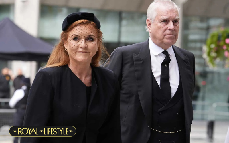 Vắng mặt tại tiệc Giáng sinh của chị dâu Kate, Công chúa Eugenie nhắn nhủ một câu khiến ai cũng ấm lòng giữa "bão" tin đồn- Ảnh 2.