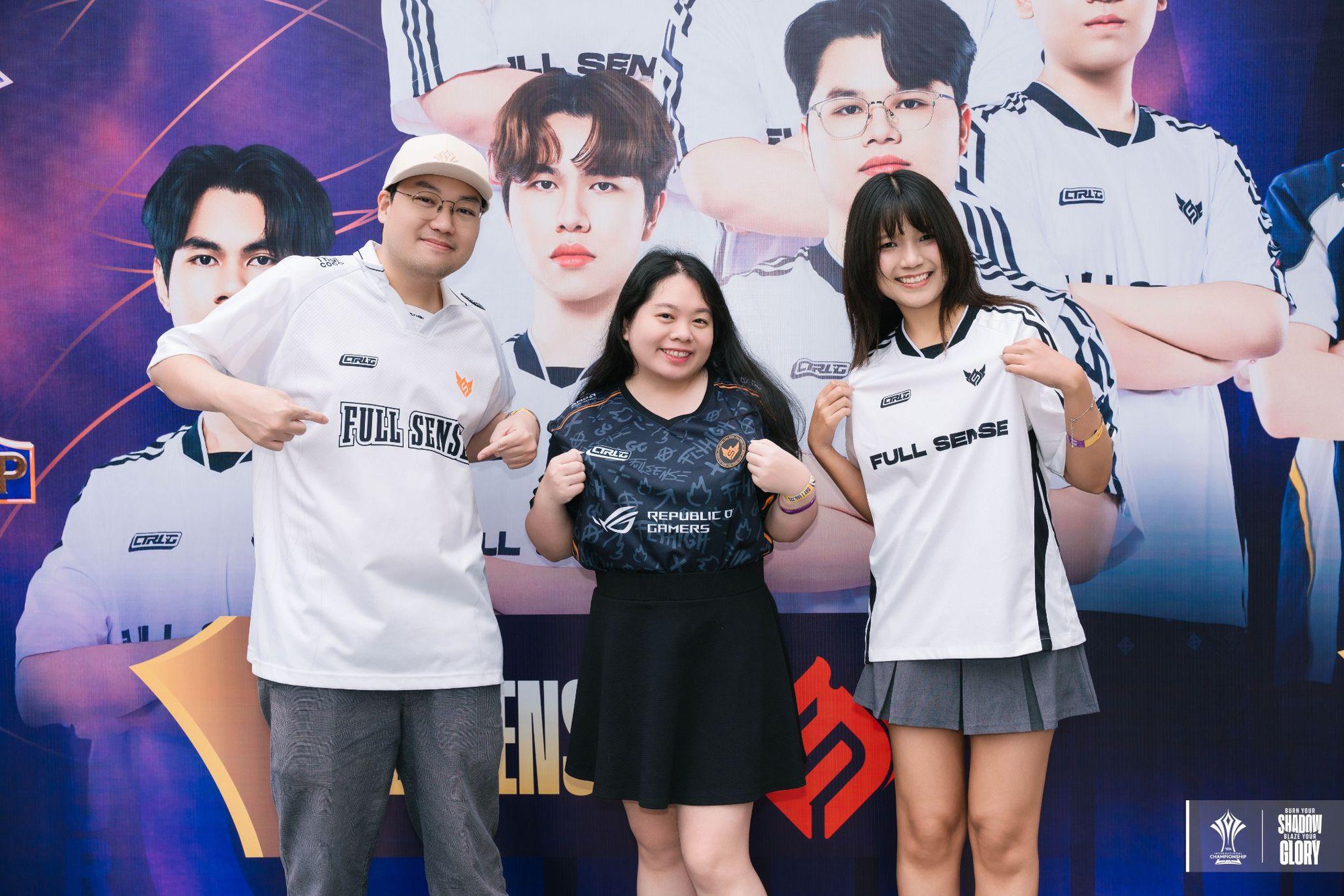 ShopeePay "gây sốt" AIC 2025: Giảm đến 50% nạp thẻ, loạt ưu đãi độc quyền cho fan Esports- Ảnh 3. ShopeePay "gây sốt" AIC 2025: Giảm đến 50% nạp thẻ, loạt ưu đãi độc quyền cho fan Esports- Ảnh 3.