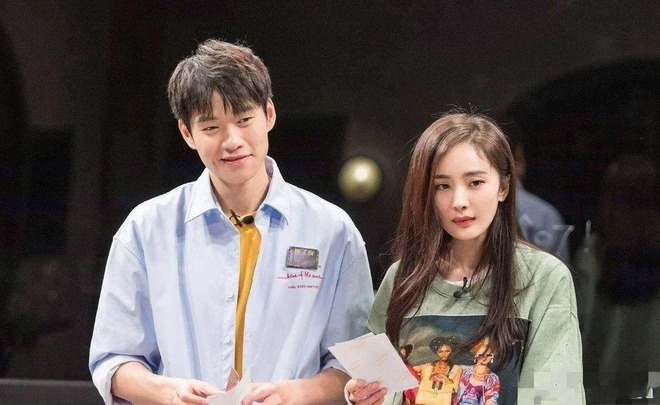 Đôi bạn thân showbiz cùng yêu 1 thiếu gia đụng độ tại sự kiện, lộ 1 chi tiết trớ trêu gây bàn tán- Ảnh 6. Đôi bạn thân showbiz cùng yêu 1 thiếu gia đụng độ tại sự kiện, lộ 1 chi tiết trớ trêu gây bàn tán- Ảnh 6.