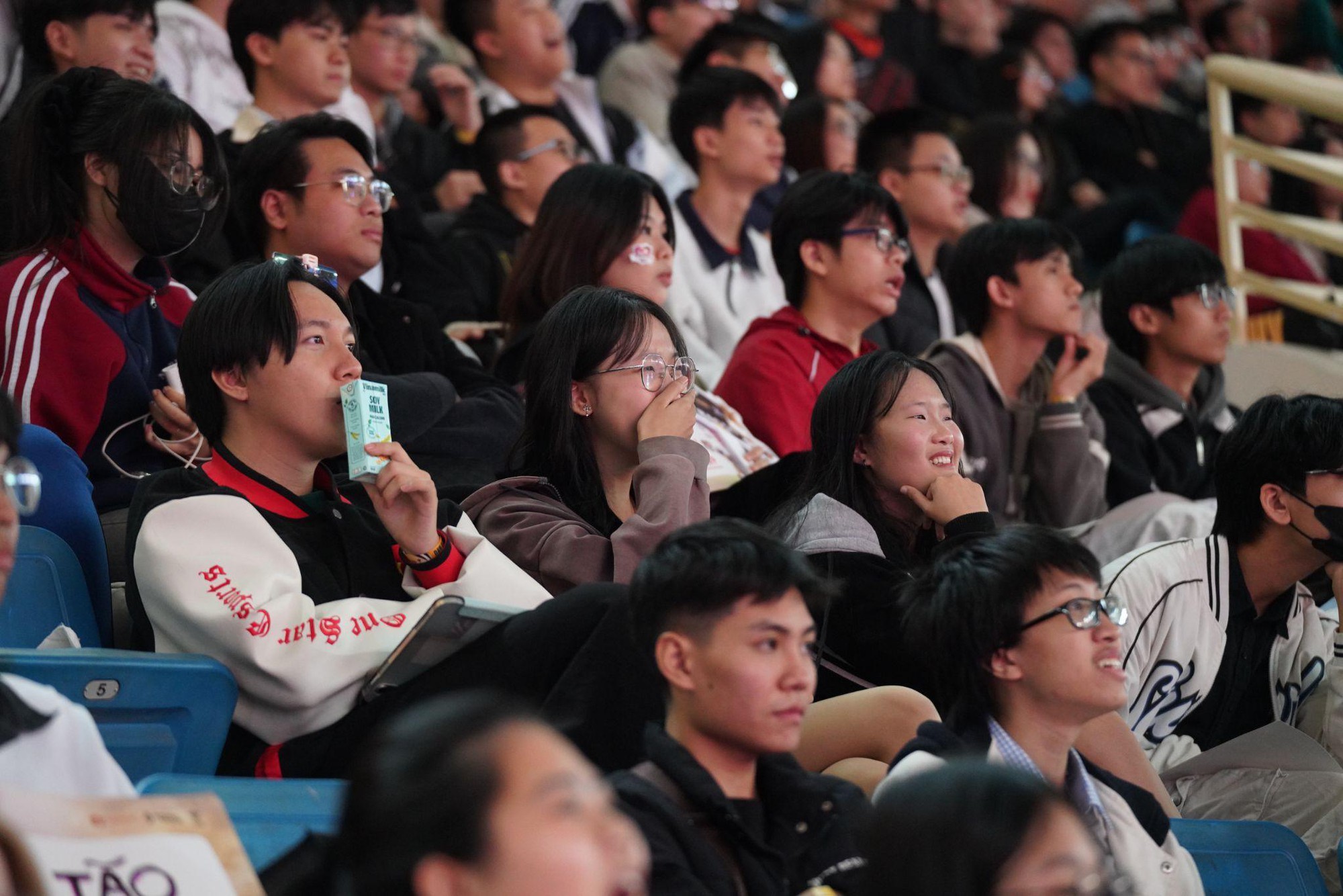 ShopeePay "gây sốt" AIC 2025: Giảm đến 50% nạp thẻ, loạt ưu đãi độc quyền cho fan Esports- Ảnh 4. ShopeePay "gây sốt" AIC 2025: Giảm đến 50% nạp thẻ, loạt ưu đãi độc quyền cho fan Esports- Ảnh 4.